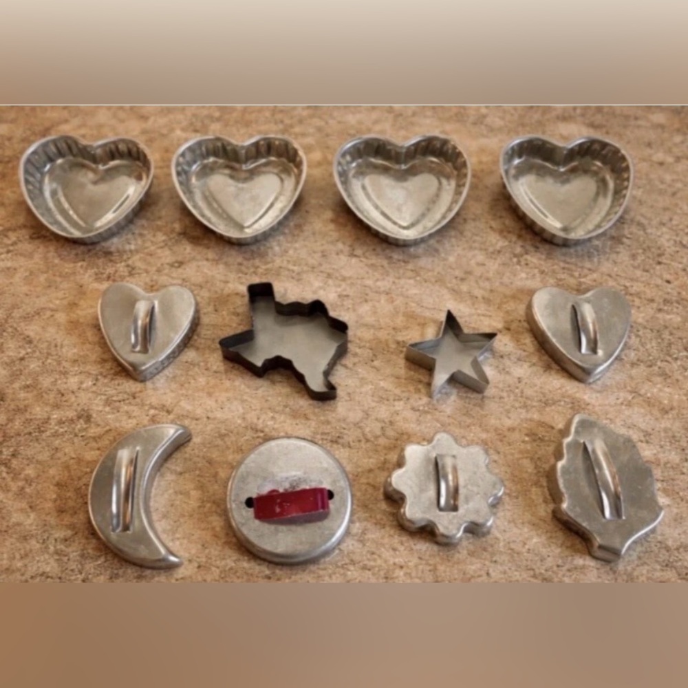 Vtg Heart Jello Molds Aluminum Cookie Cutters Moon Leaf Star Texas Mixed Lot 12